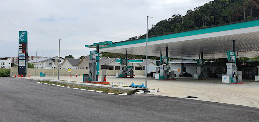 Stesen Minyak Petronas ( Padang Tembak Jalan Teluk Muroh / Teluk Batik, Lumut, Perak )