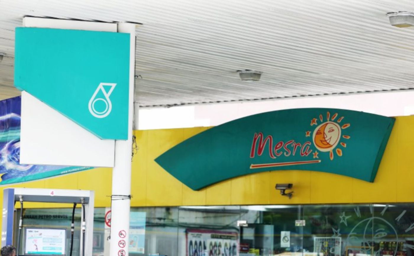 Petronas Jalan Bukit Pasir: Stesen Minyak & Kedai Serbaneka Mesra