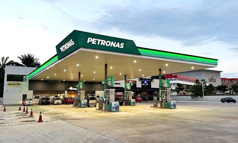 Pendapat Pelanggan Mengenai Stesen Minyak Petronas